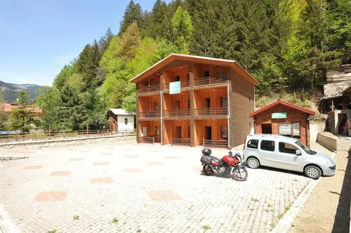 Minaz Hotel - Image 1