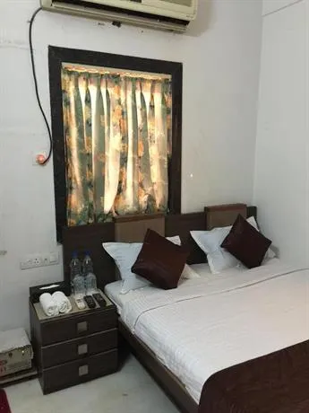 Belmont Puri - Image 1