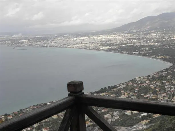 Luxury Stonehouse Verga - Image 1