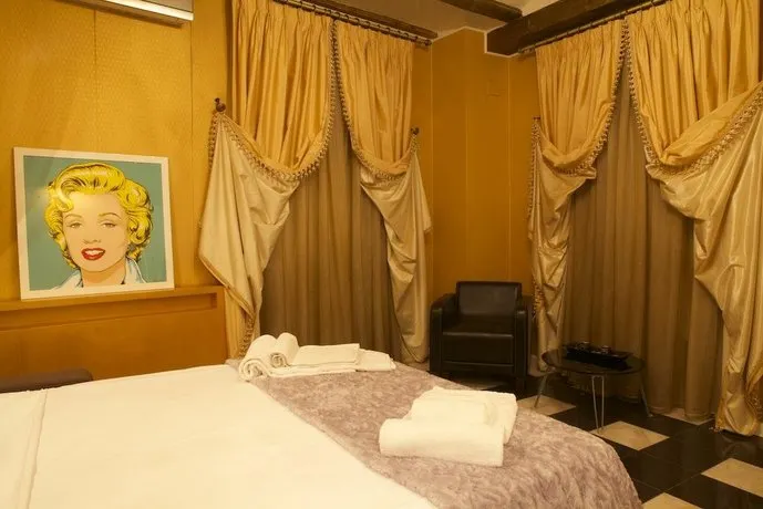 La Casa Azul - Image 1