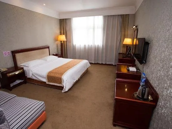 Century Crown Hotel - Image 1