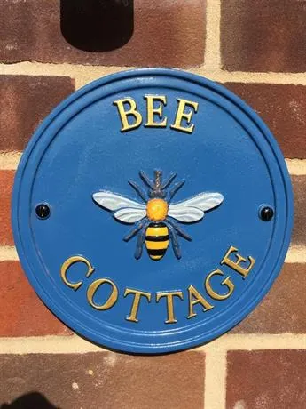 Bee Cottage Northrepps - Image 1