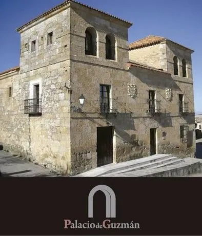 Palacio De Guzmán - Image 1