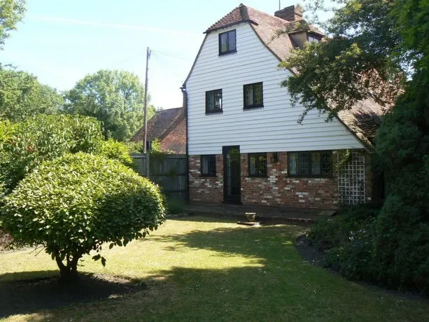 Tudor Cottage - Image 1