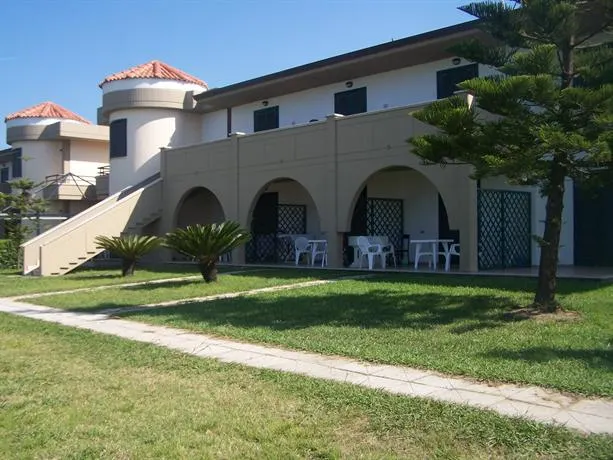 Hotel Villaggio Copacabana - Image 1