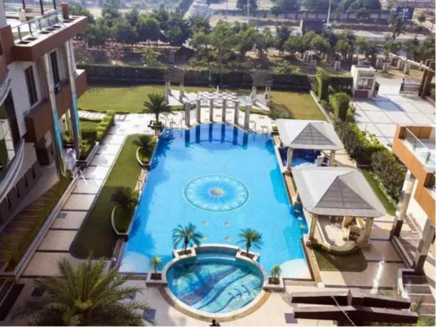 Club Florence - Image 1