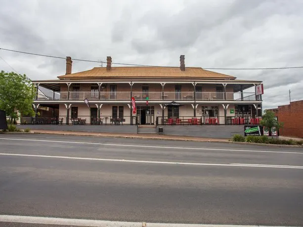 Light Horse Hotel - Image 1
