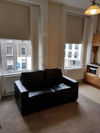 Leeson Apartments - Image 1