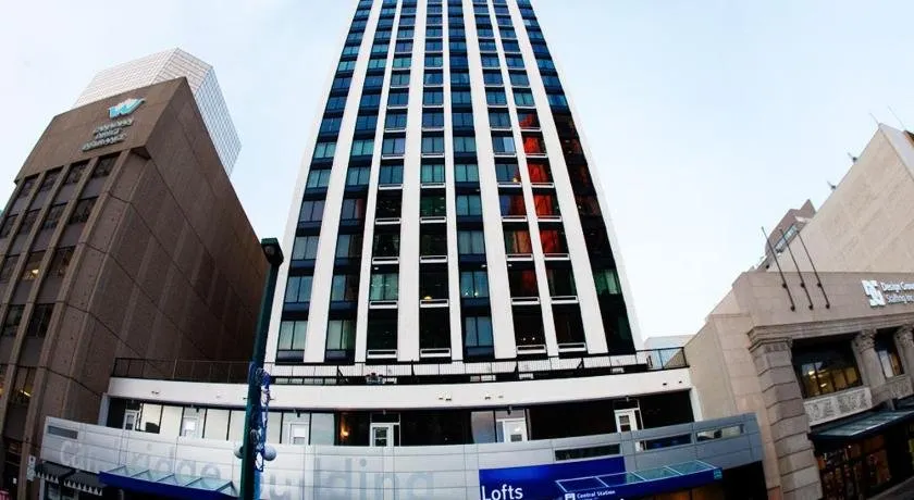 Modern Downtown Loft, Walk Everywhere, LRT at Doorstep - Image 1