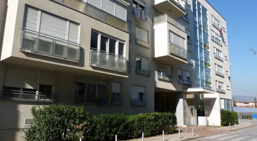 Buzi Gray - Zagreb West - Image 1
