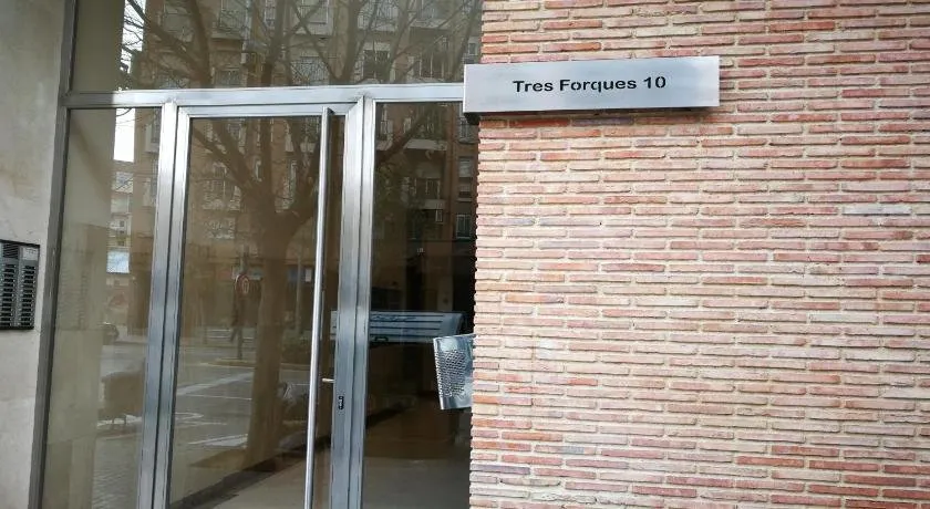 Tres Forques - Image 1