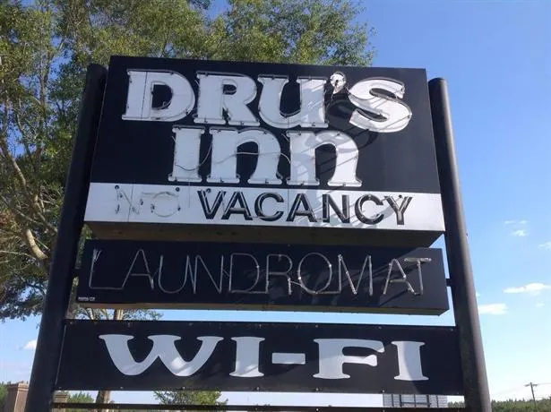 Dru's Inn - Image 1