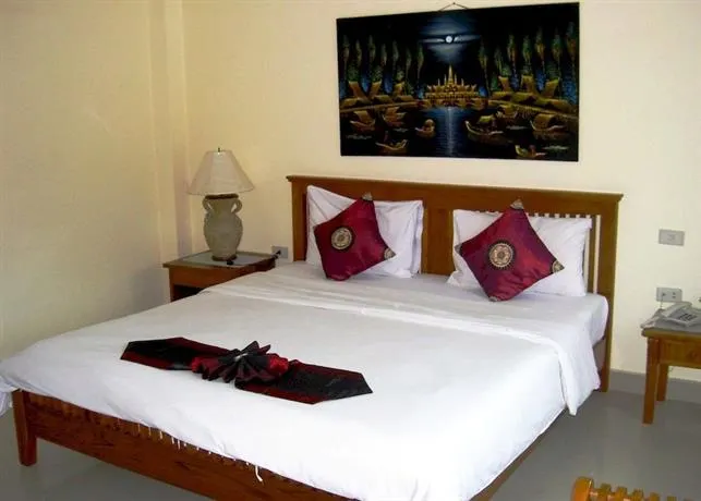 Dee Viking Hotel Patong - Image 1