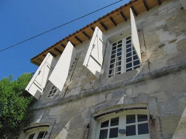 Le Petit Chateau Servanches - Image 1