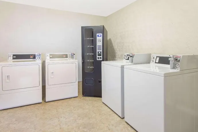 Days Inn by Wyndham Myrtle Beach - Image 1