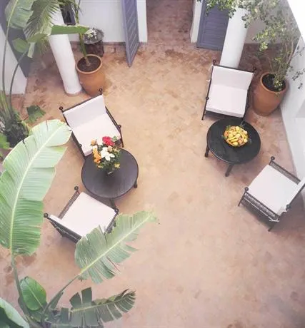 Riad Linda - Image 1