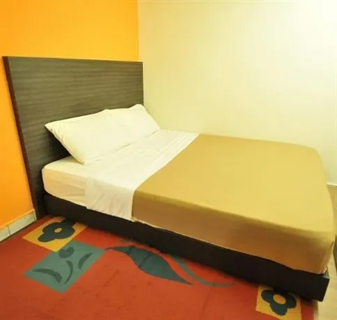 Budget Inn Hotel - Image 1