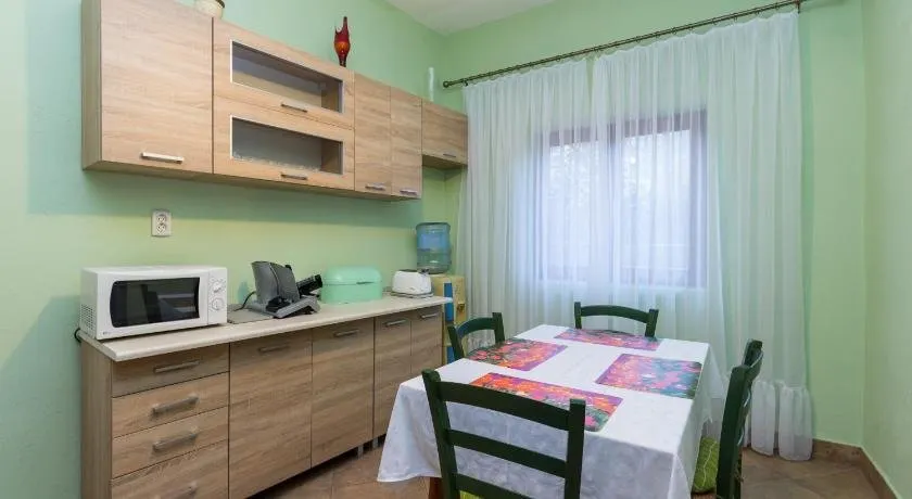 apartments TONI with free parking - Image 1