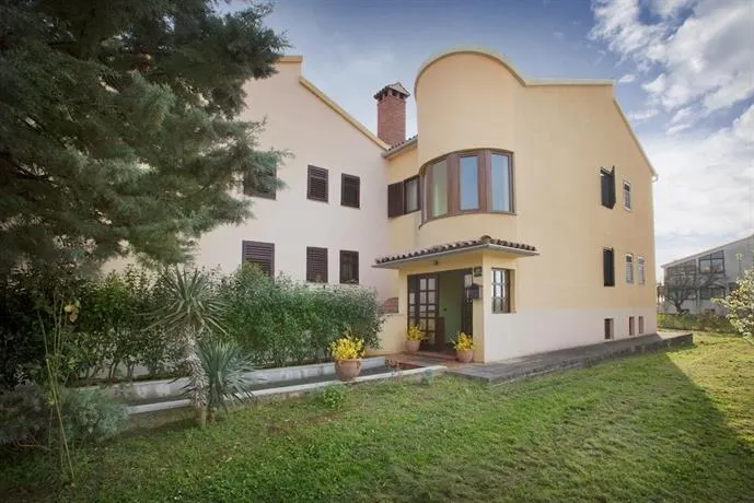 HOUSE ELIA - Image 1