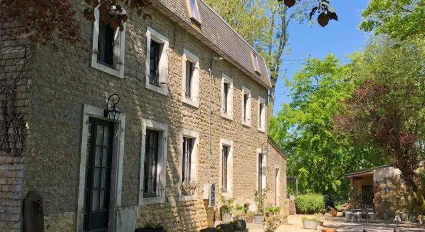 De La Maison Aux Ateliers - Image 1