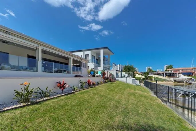 Belle Of Broadbeach - Image 1