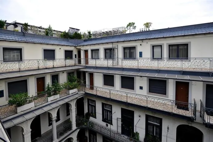 Opera Dream Home in The City Center 1 Bedroom by Unb - Image 1