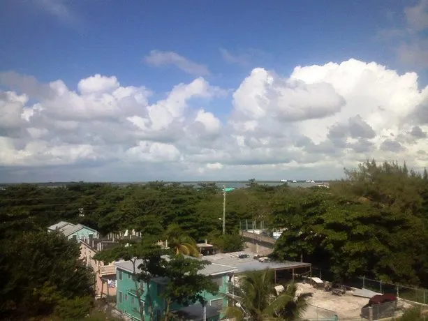 Belize Stays - Image 1