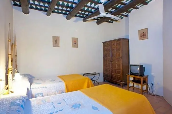 Hostal La Riera de Peratallada - Image 1