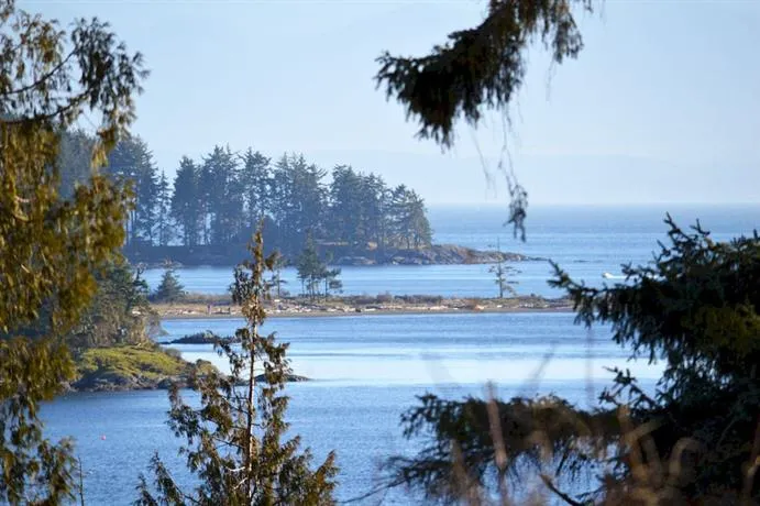 Mariner's Escape by BC Island Vacation Homes - Image 1