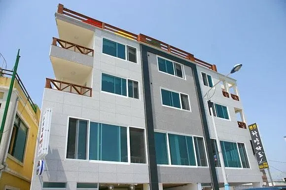 White Wave Pension - Image 1
