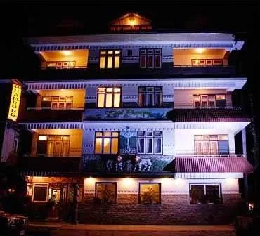 Hotel Phamrong - Image 1