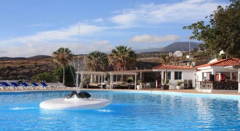 ESTANCIA 1301 con PISCINA COMUNITARIA - Image 1