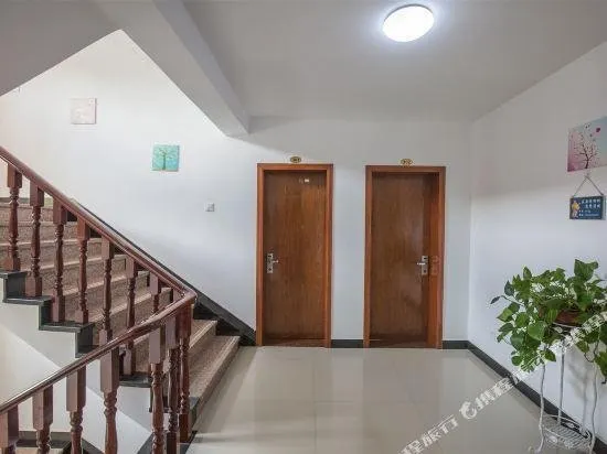 Zhujiajian Hong En Hotel - Image 1