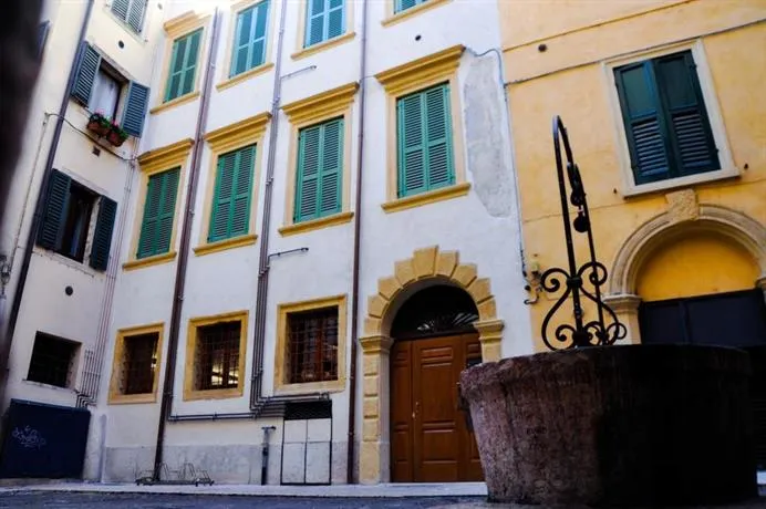Mia Suites Piazza Erbe - Image 1