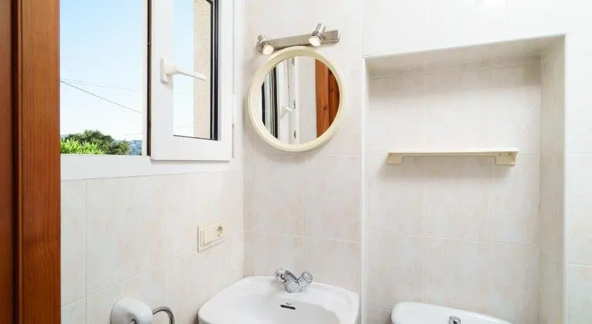La Puerta Roja - Image 1