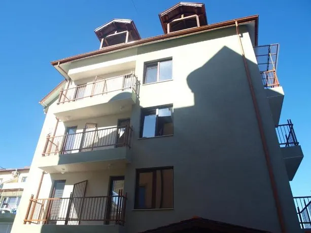 Lili Guest House - Image 1