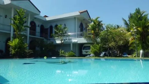 Hotel Blue Sapphire - Image 1