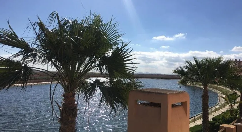 La Isla - Image 1