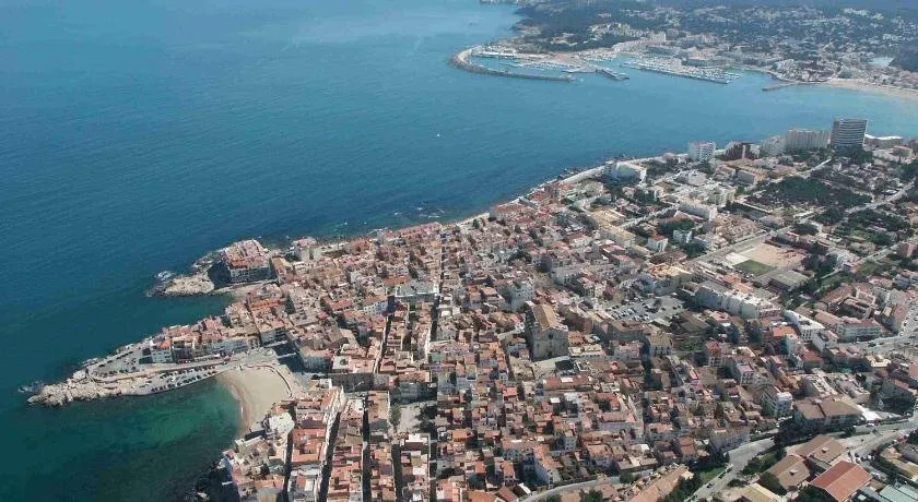 Apartamentos El Xic - Image 1