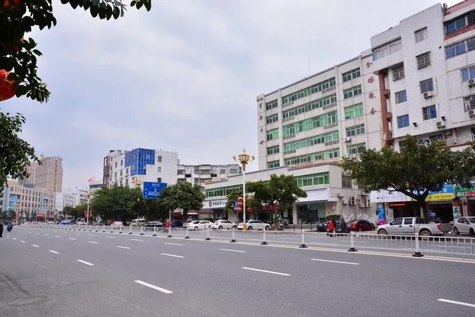 Zhangzhou Lianyi Business Hotel - Image 1