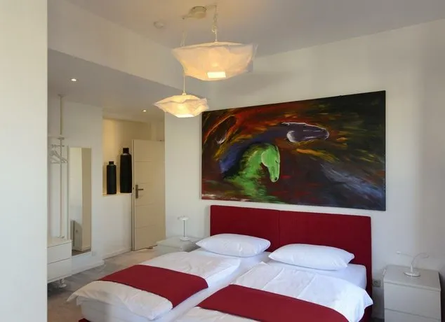 Dreamhouse - Rent A Room - Image 1