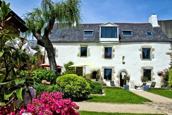 Le Clos Saint Yves - Image 1