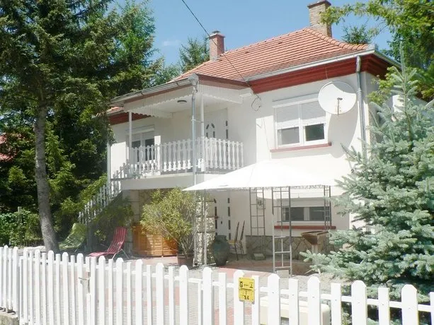 Hunyadi Holiday Home - Image 1
