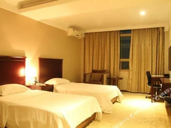 VIP Hotel - Image 1