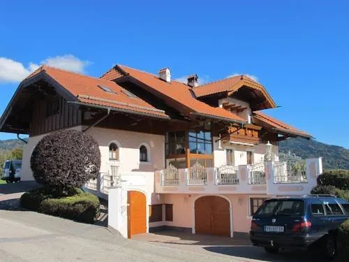 Vacation apartment Mondsee - Landhaus Widlroither - Image 1