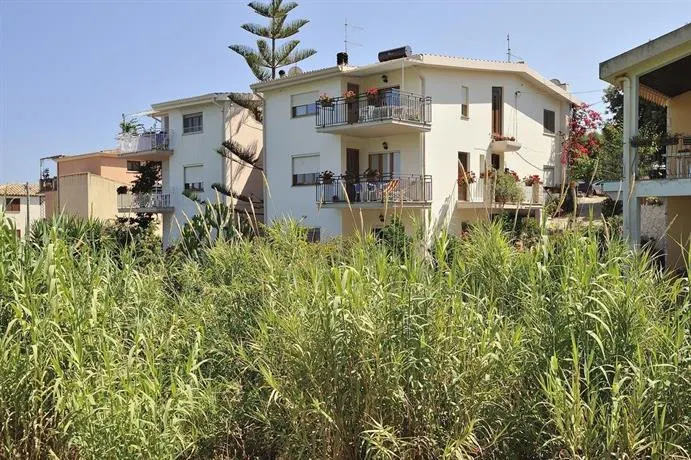Apartment Dissoro - Image 1