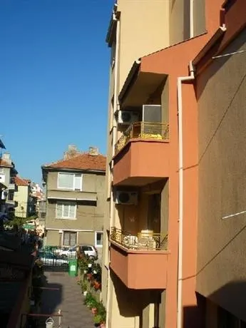 Ralitsa Guest House - Image 1