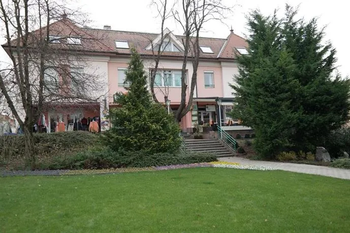 Aramis 2 Apartments - Image 1