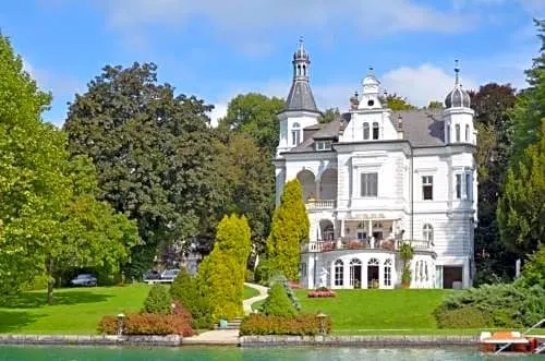 Dermuth Hotels – Parkvilla Wörth - Image 1