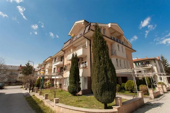 Udivitelnaya Kvartira Apartments - Image 1